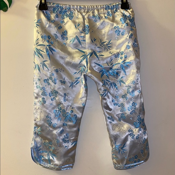 Chinese Brocade Light Blue Capri Pants (Size: 6) - Picture 2 of 8